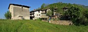 24 Vista dai prati su Padronecco (545 m)